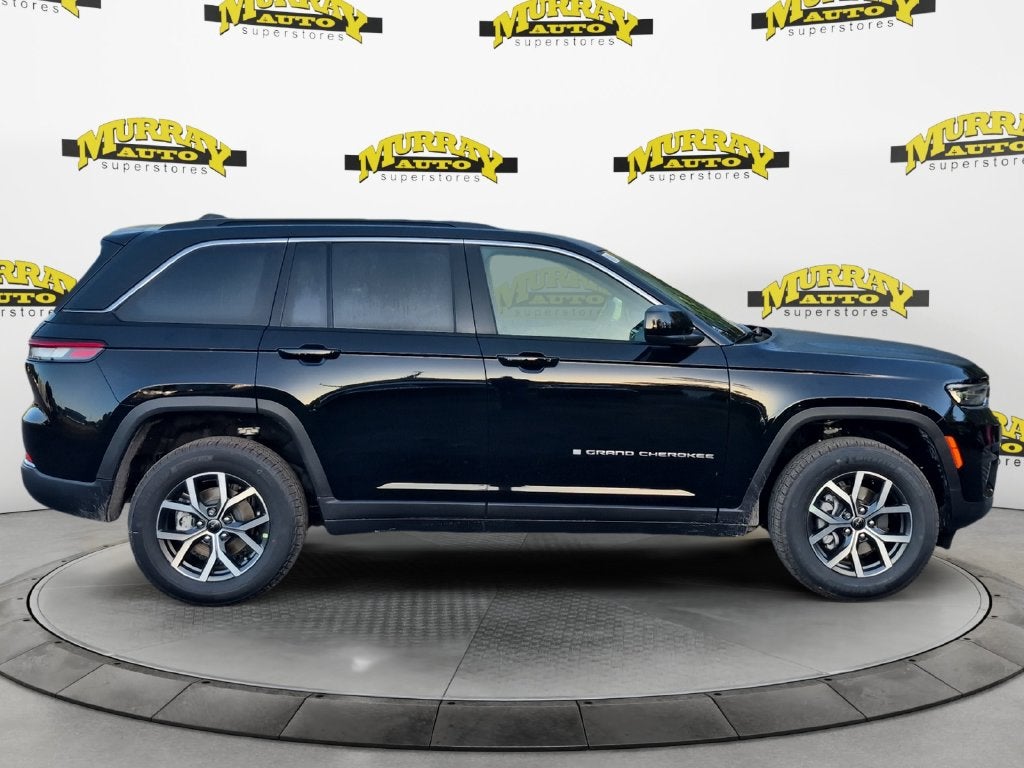 2027 Jeep Grand Cherokee GRAND CHEROKEE LAREDO 4X2
