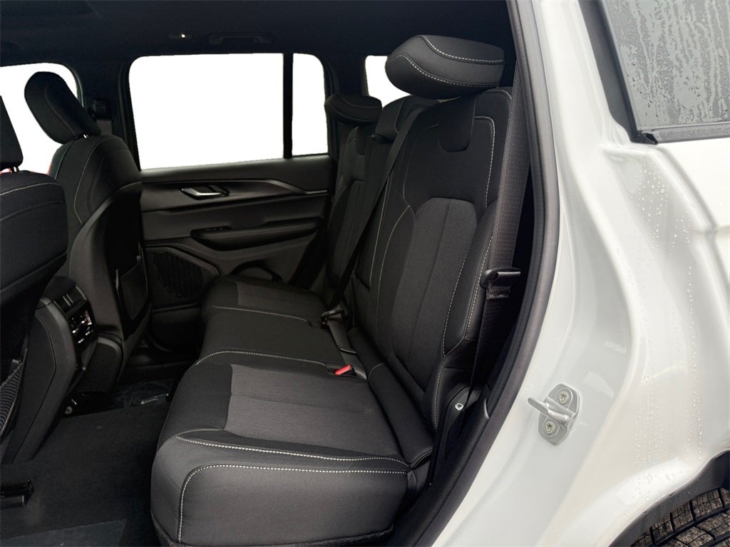 2025 Jeep Grand Cherokee GRAND CHEROKEE LAREDO X 4X2