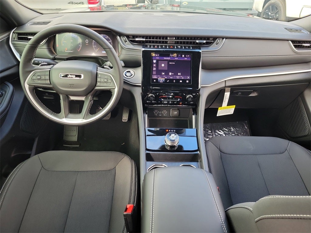 2025 Jeep Grand Cherokee GRAND CHEROKEE LAREDO X 4X2