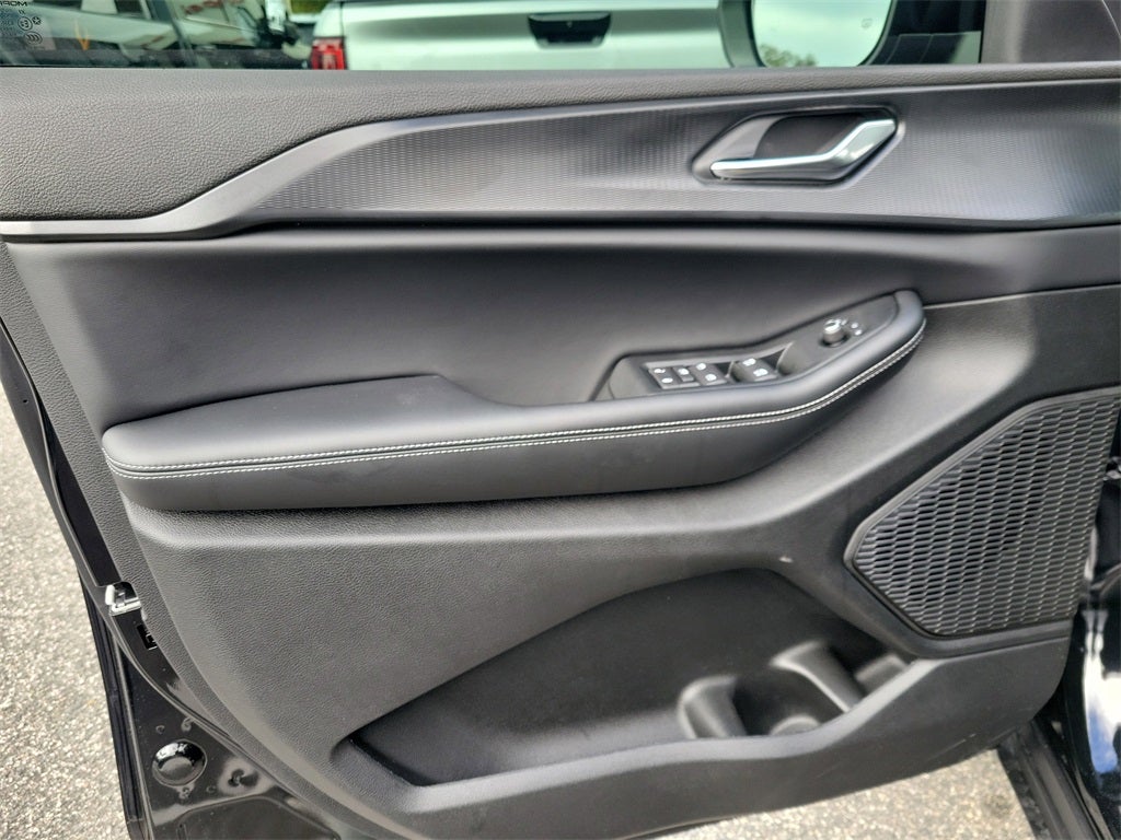 2025 Jeep Grand Cherokee GRAND CHEROKEE LAREDO X 4X2