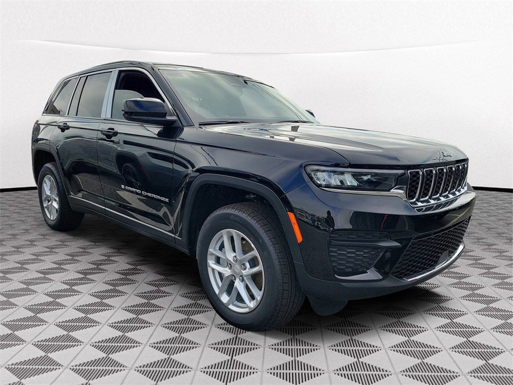 2025 Jeep Grand Cherokee GRAND CHEROKEE LAREDO X 4X2