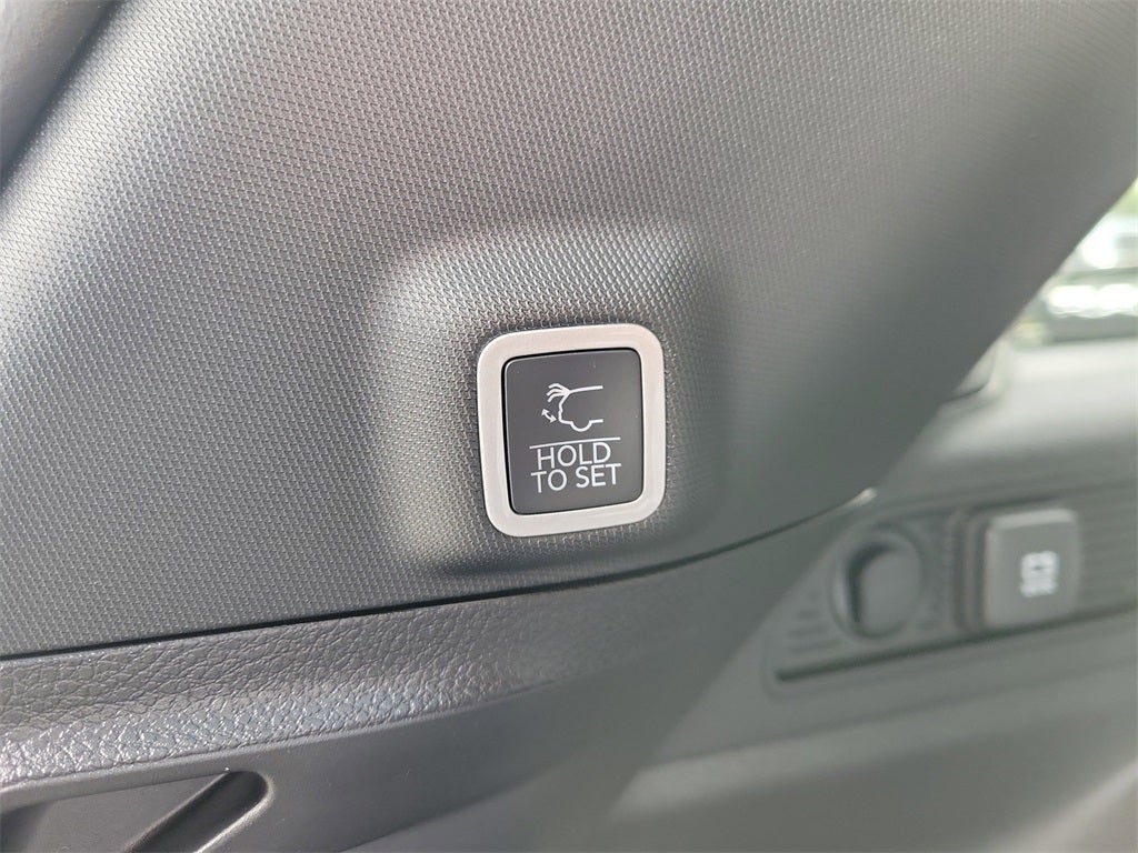 2025 Jeep Grand Cherokee GRAND CHEROKEE LAREDO X 4X2