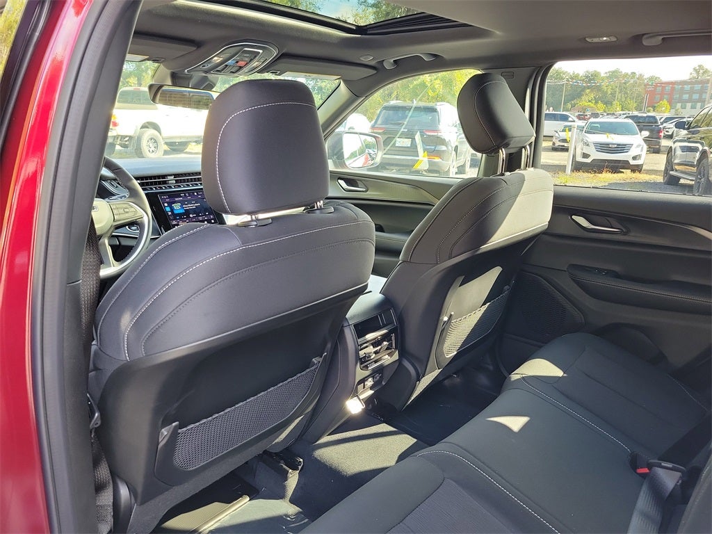 2025 Jeep Grand Cherokee GRAND CHEROKEE LAREDO X 4X2