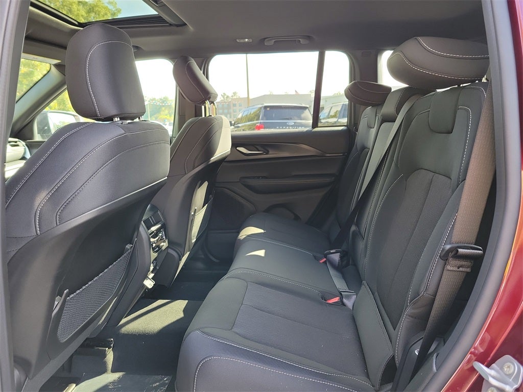 2025 Jeep Grand Cherokee GRAND CHEROKEE LAREDO X 4X2