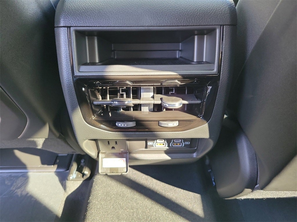 2025 Jeep Grand Cherokee GRAND CHEROKEE LAREDO X 4X2