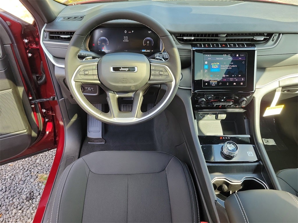 2025 Jeep Grand Cherokee GRAND CHEROKEE LAREDO X 4X2