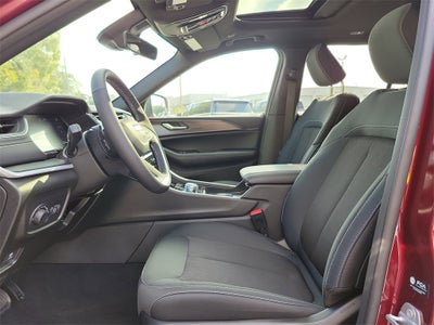 2025 Jeep Grand Cherokee GRAND CHEROKEE LAREDO X 4X2