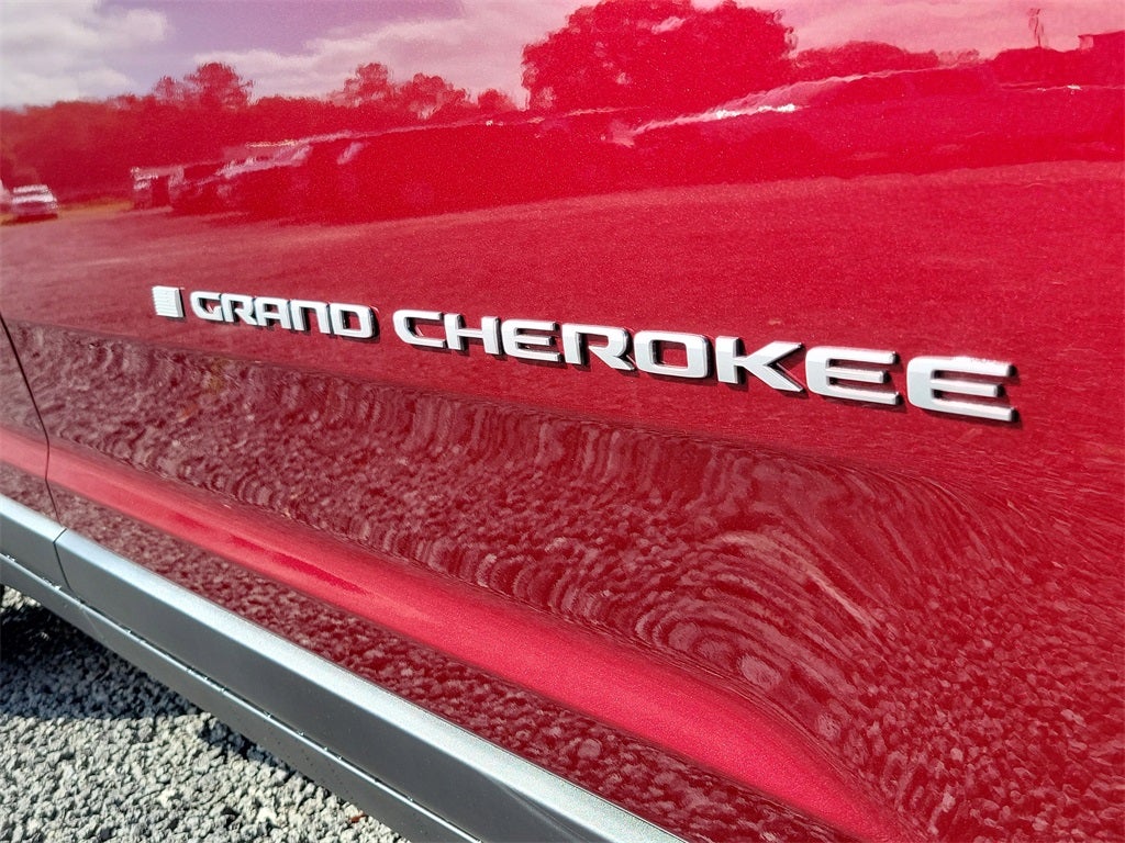 2025 Jeep Grand Cherokee GRAND CHEROKEE LAREDO X 4X2