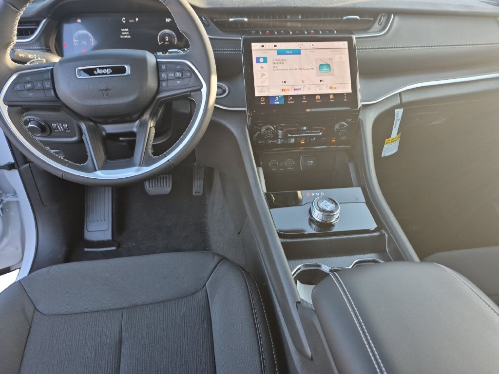 2027 Jeep Grand Cherokee GRAND CHEROKEE LAREDO 4X2