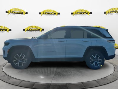 2027 Jeep Grand Cherokee GRAND CHEROKEE LAREDO 4X2