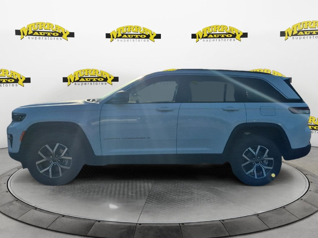 2027 Jeep Grand Cherokee GRAND CHEROKEE LAREDO 4X2