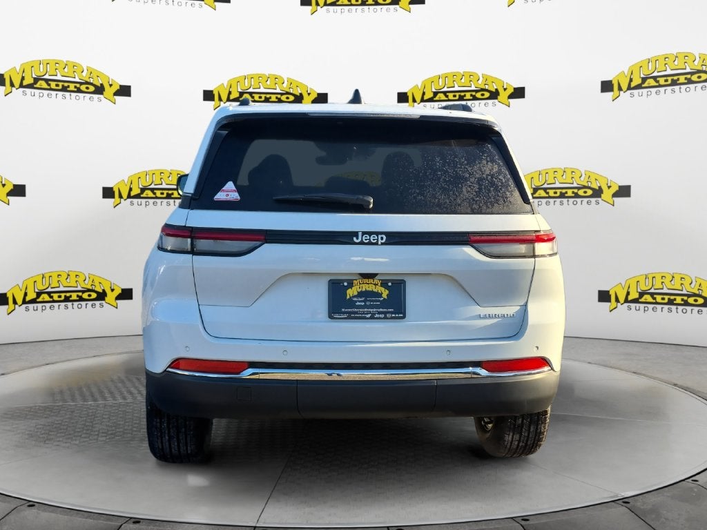 2027 Jeep Grand Cherokee GRAND CHEROKEE LAREDO 4X2