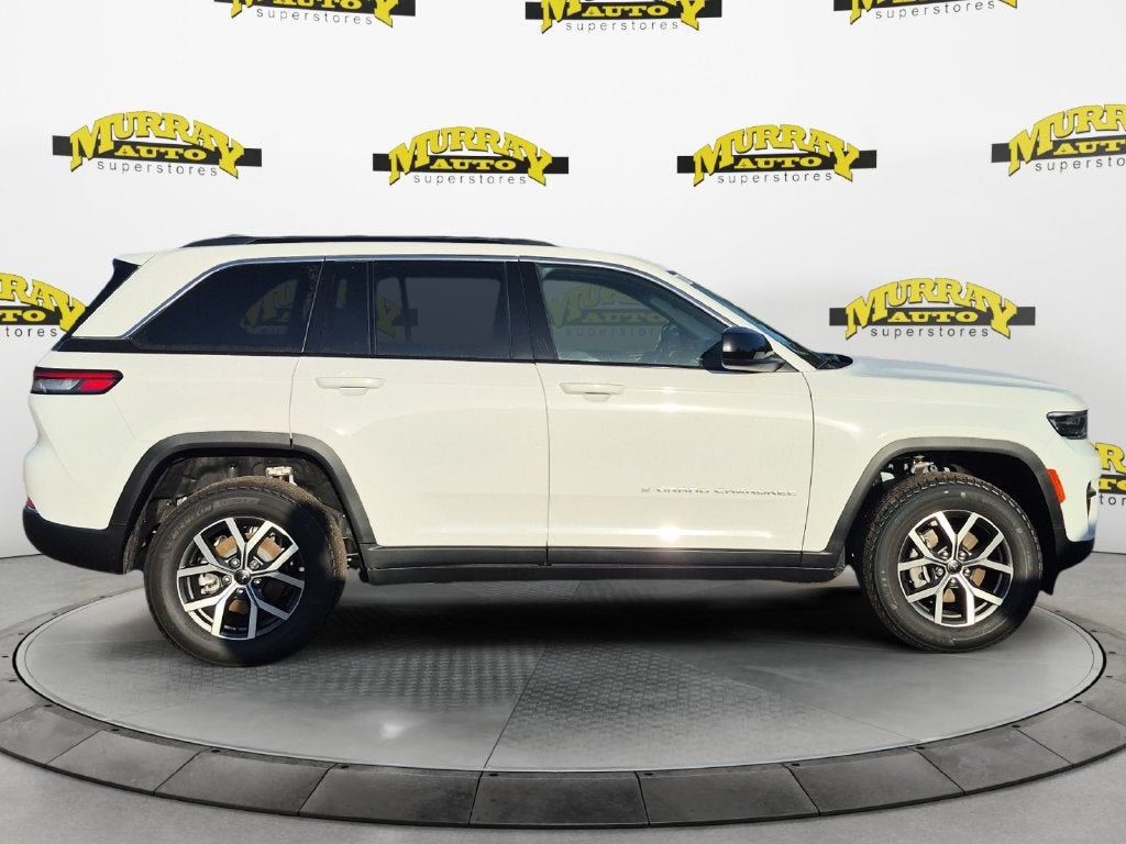 2027 Jeep Grand Cherokee GRAND CHEROKEE LAREDO 4X2
