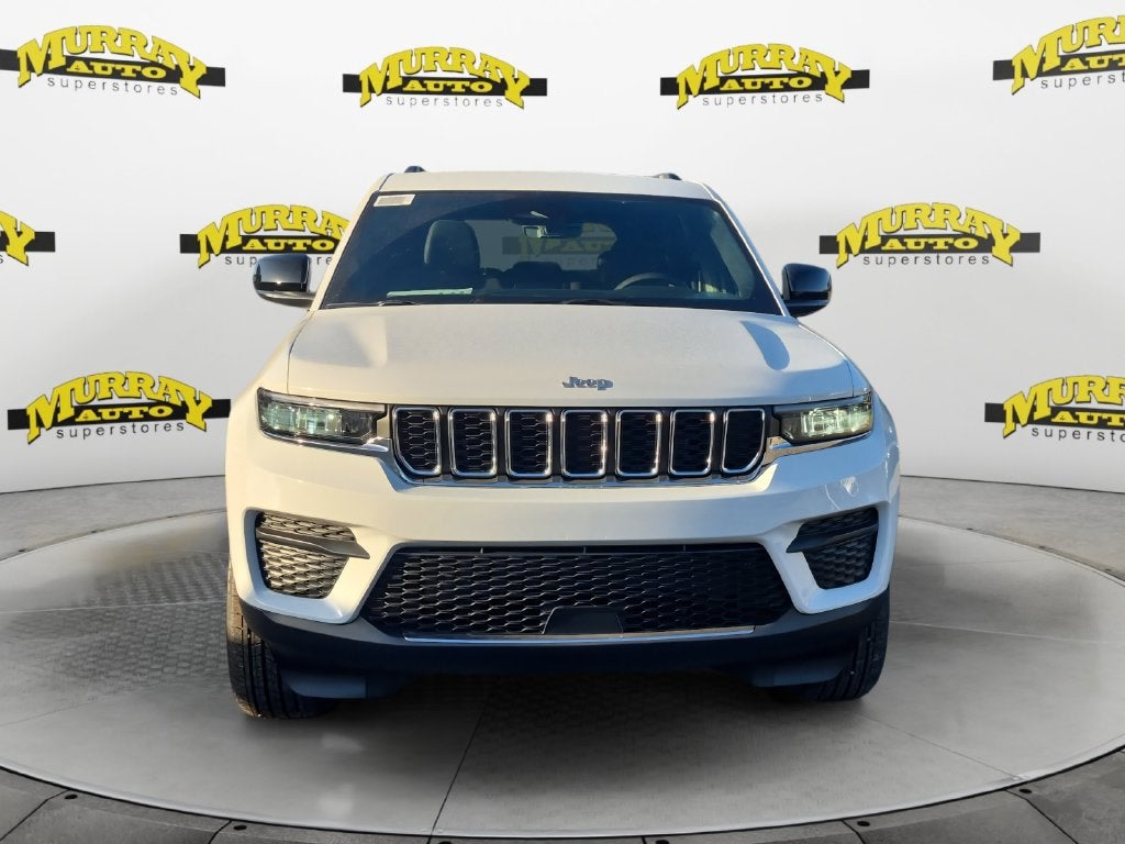 2027 Jeep Grand Cherokee GRAND CHEROKEE LAREDO 4X2