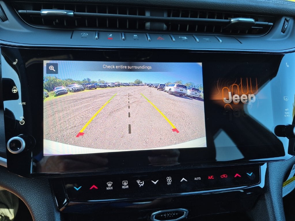 2027 Jeep Grand Cherokee GRAND CHEROKEE LAREDO ALTITUDE 4X2