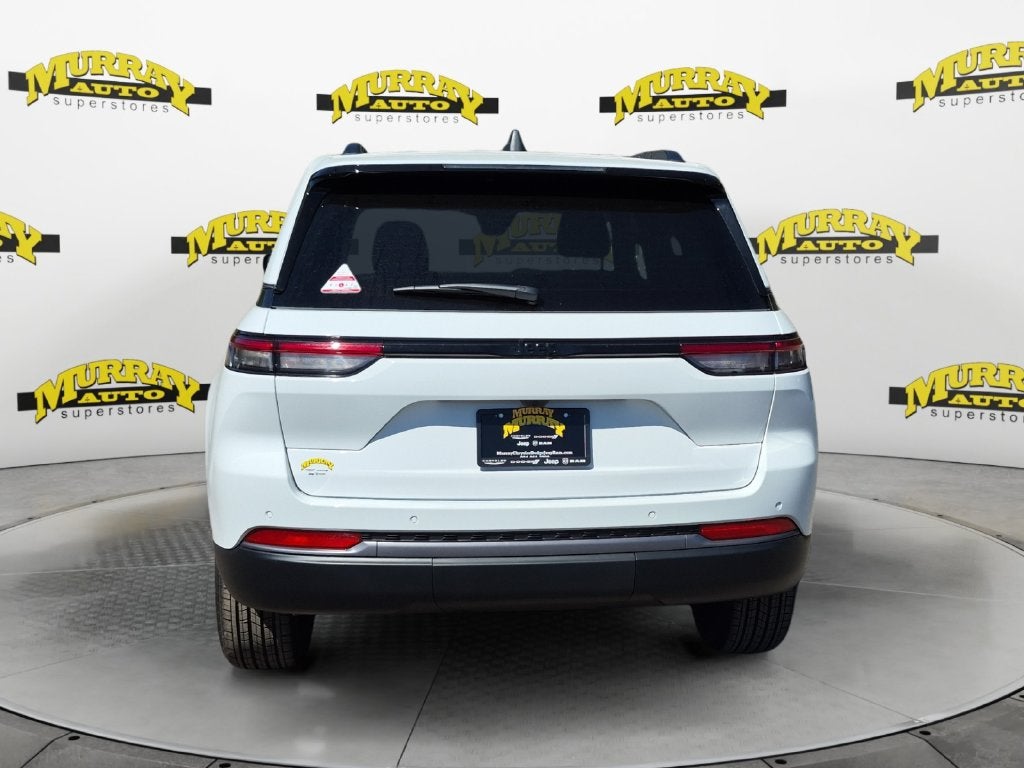 2027 Jeep Grand Cherokee GRAND CHEROKEE LAREDO ALTITUDE 4X2