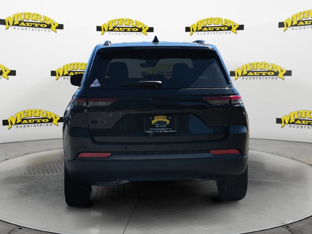 2027 Jeep Grand Cherokee GRAND CHEROKEE LAREDO ALTITUDE 4X2
