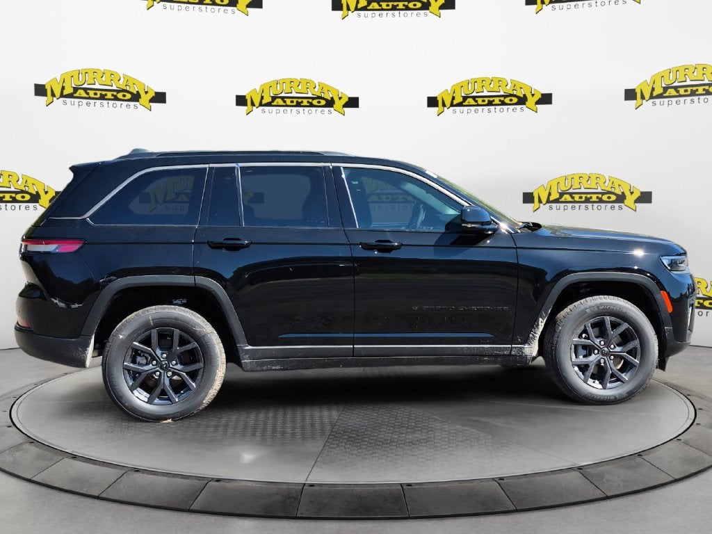2027 Jeep Grand Cherokee GRAND CHEROKEE LAREDO ALTITUDE 4X2