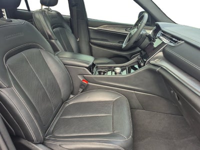 2023 Jeep Grand Cherokee Overland 4x2
