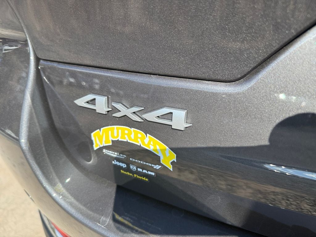 2025 Jeep Grand Cherokee GRAND CHEROKEE LAREDO X 4X4