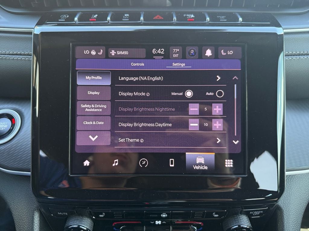 2025 Jeep Grand Cherokee GRAND CHEROKEE LAREDO X 4X4