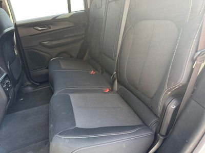 2023 Jeep Grand Cherokee Laredo 4x4