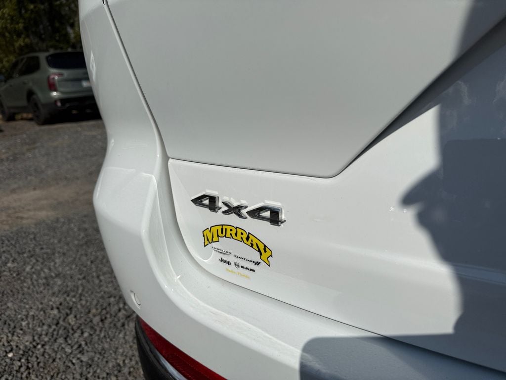 2023 Jeep Grand Cherokee Laredo 4x4