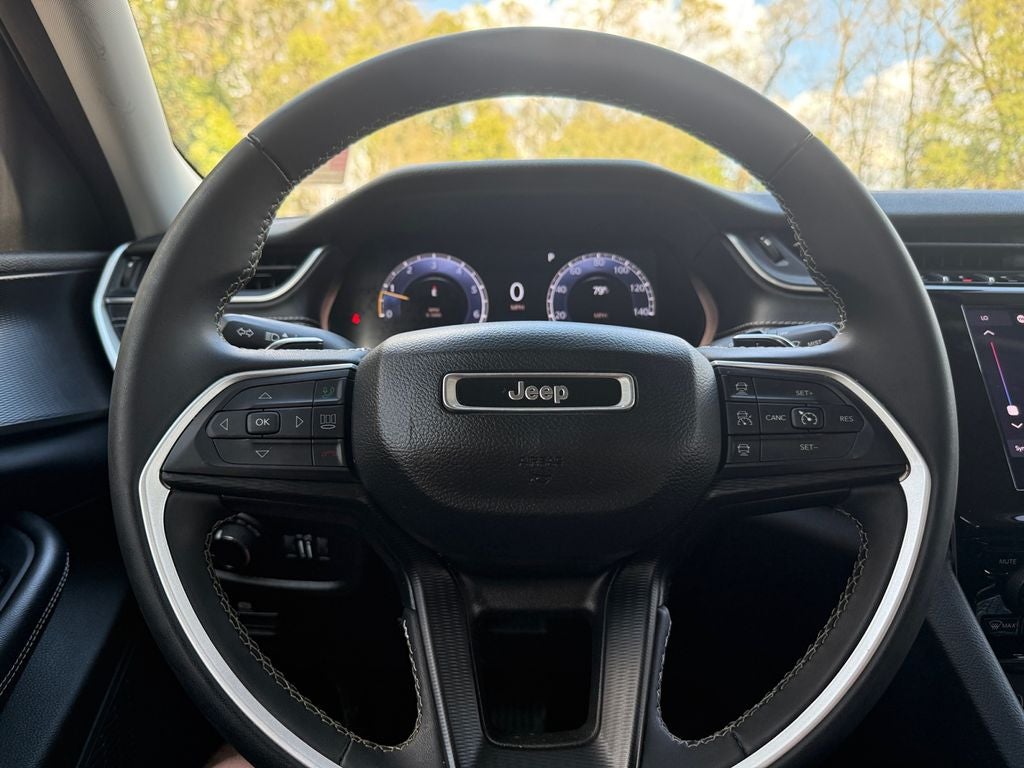 2023 Jeep Grand Cherokee Laredo 4x4