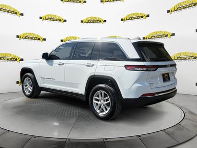 2023 Jeep Grand Cherokee Laredo 4x4