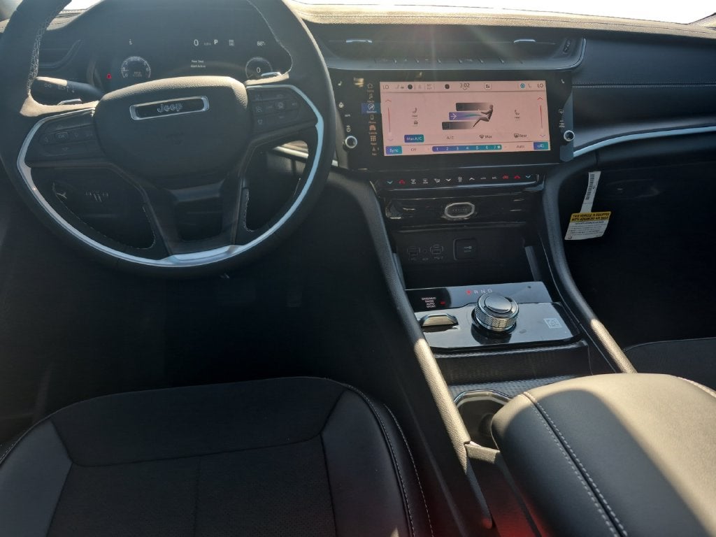 2027 Jeep Grand Cherokee GRAND CHEROKEE LAREDO ALTITUDE 4X4