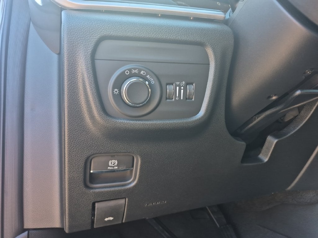 2027 Jeep Grand Cherokee GRAND CHEROKEE LAREDO ALTITUDE 4X4