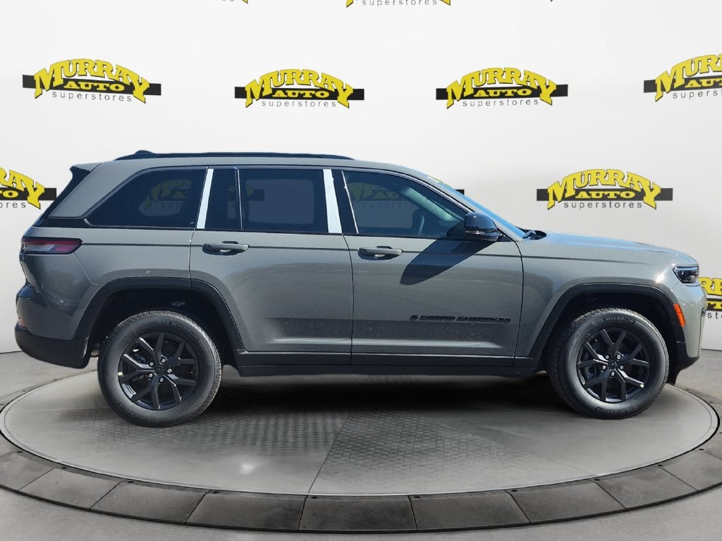 2027 Jeep Grand Cherokee GRAND CHEROKEE LAREDO ALTITUDE 4X4