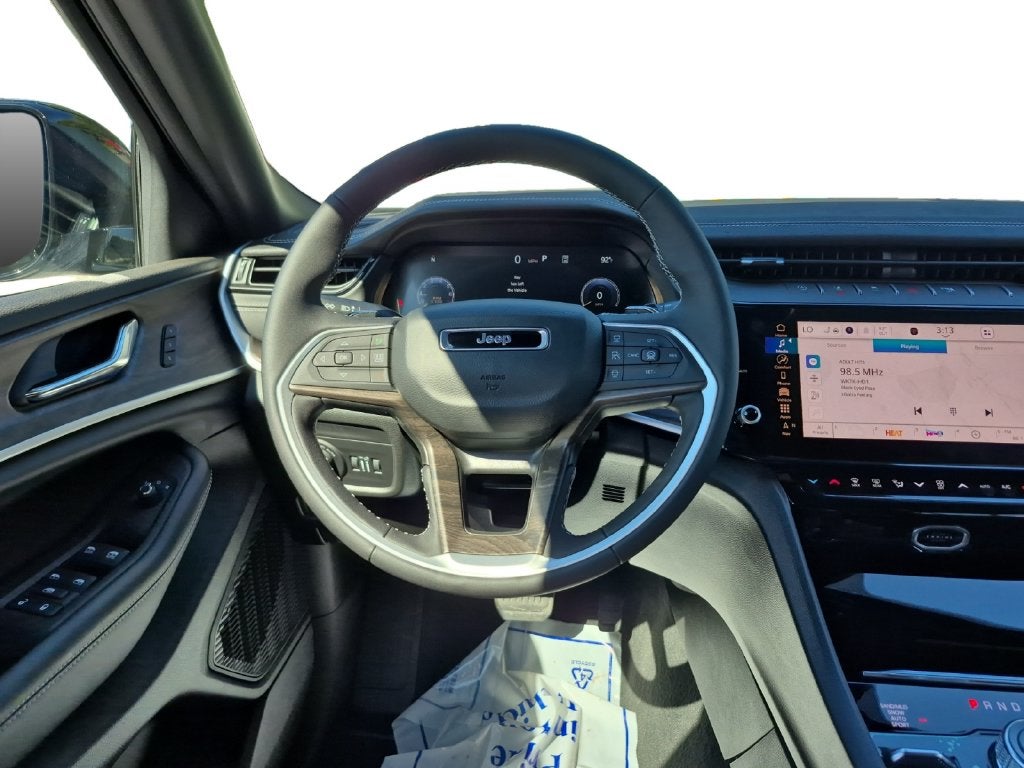 2027 Jeep Grand Cherokee GRAND CHEROKEE LIMITED 4X4