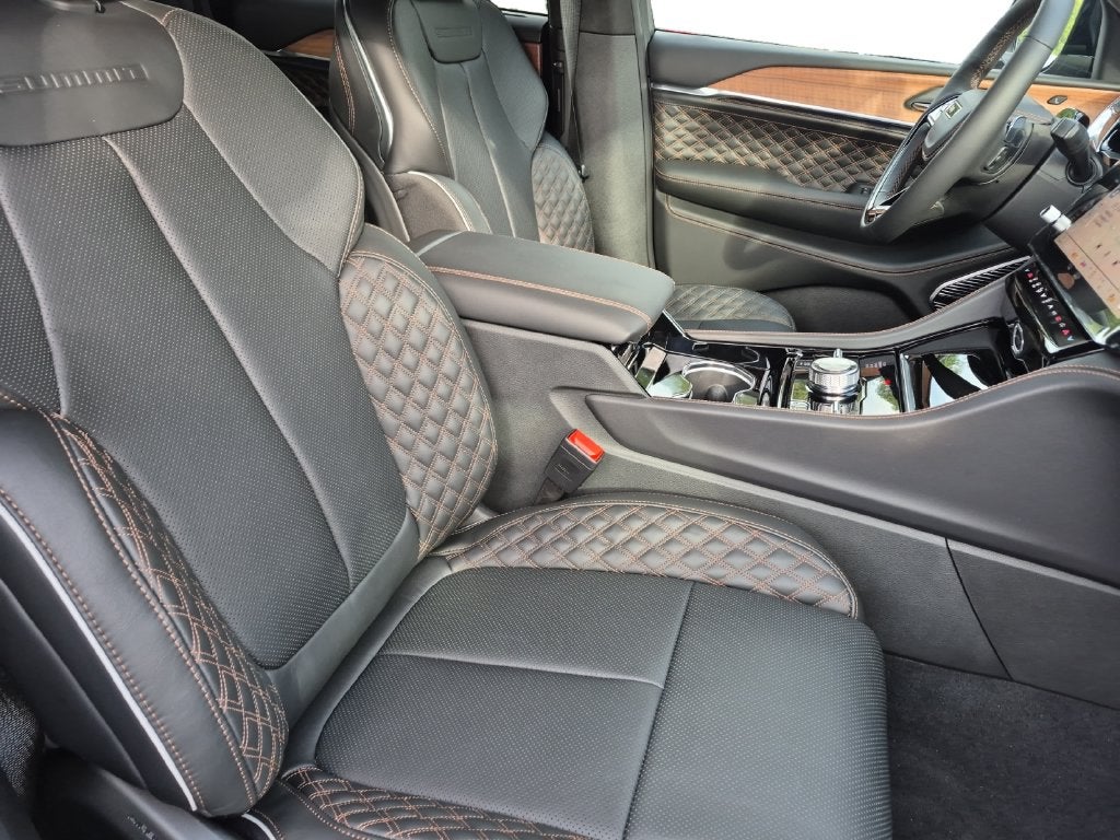 2027 Jeep Grand Cherokee GRAND CHEROKEE SUMMIT 4X4