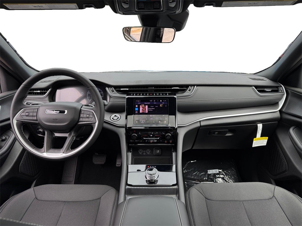 2025 Jeep Grand Cherokee GRAND CHEROKEE L LAREDO X 4X2