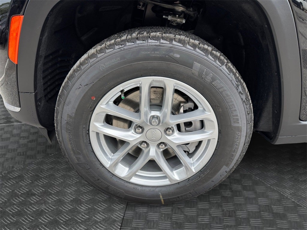 2025 Jeep Grand Cherokee GRAND CHEROKEE L LAREDO X 4X2