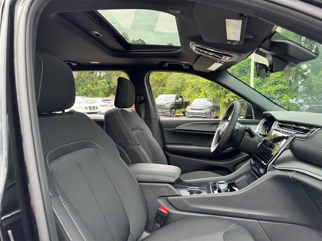 2025 Jeep Grand Cherokee GRAND CHEROKEE L LAREDO X 4X2