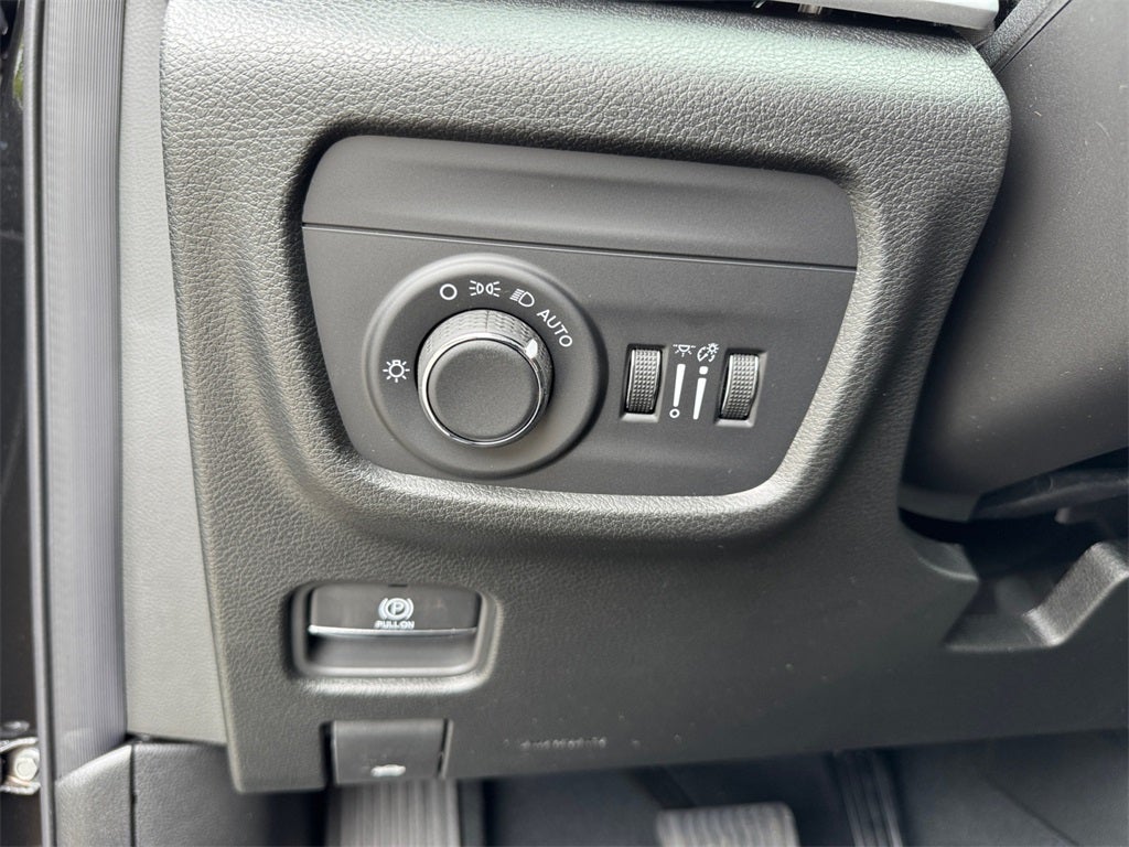 2025 Jeep Grand Cherokee GRAND CHEROKEE L LAREDO X 4X2