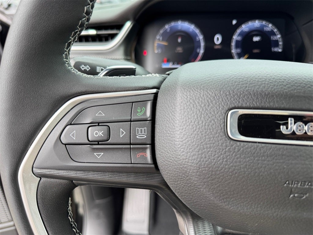 2025 Jeep Grand Cherokee GRAND CHEROKEE L LAREDO X 4X2