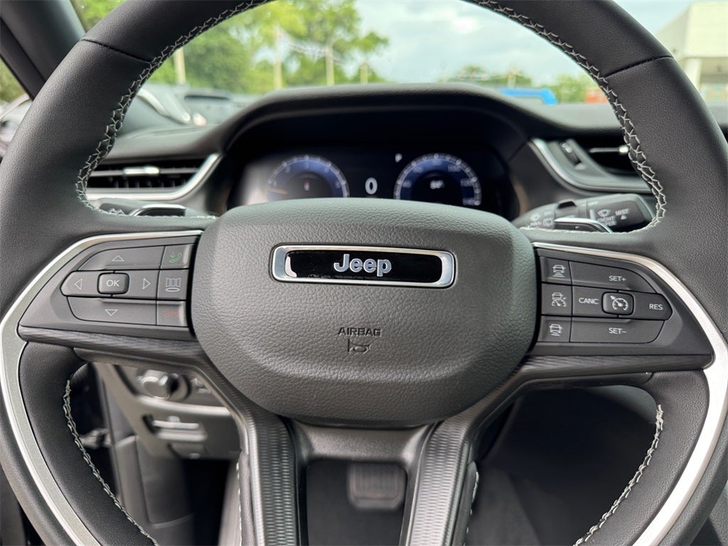 2025 Jeep Grand Cherokee GRAND CHEROKEE L LAREDO X 4X2