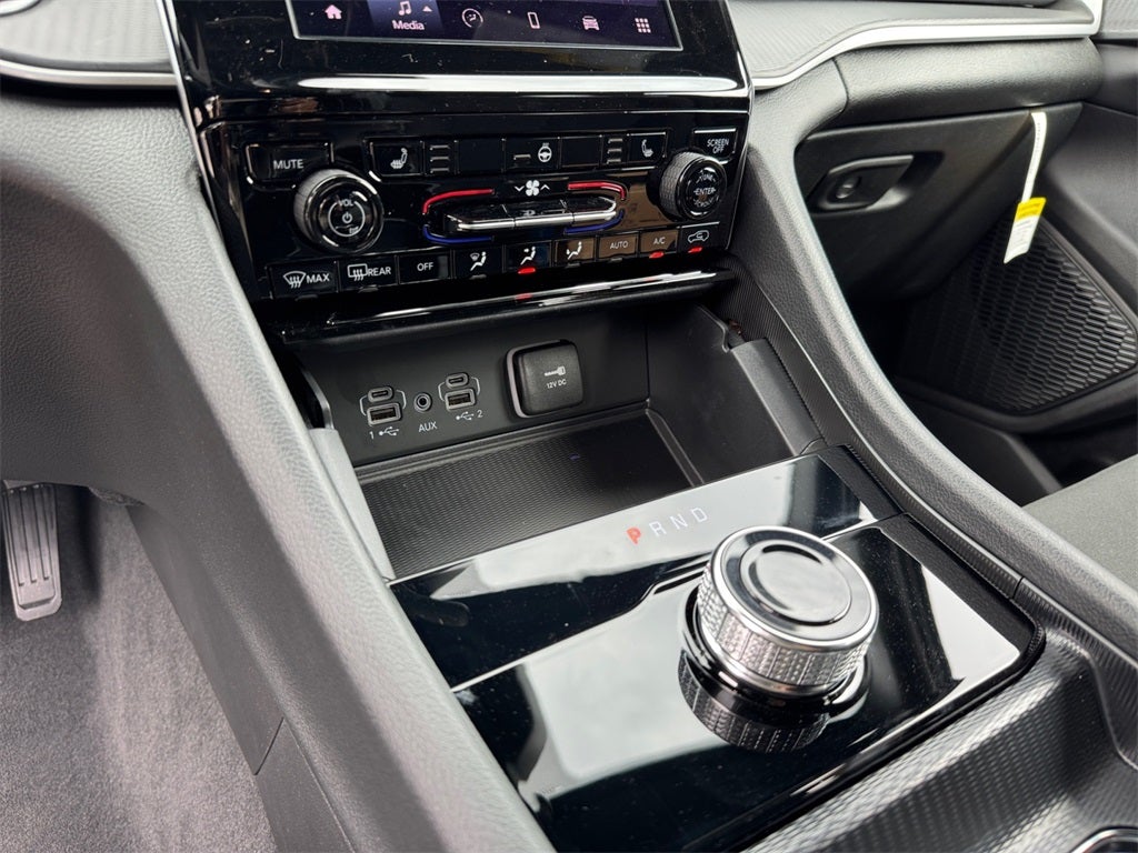 2025 Jeep Grand Cherokee GRAND CHEROKEE L LAREDO X 4X2