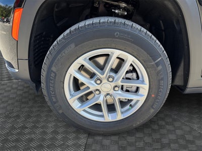 2025 Jeep Grand Cherokee GRAND CHEROKEE L LAREDO X 4X2