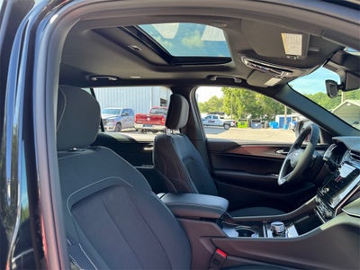 2025 Jeep Grand Cherokee GRAND CHEROKEE L LAREDO X 4X2