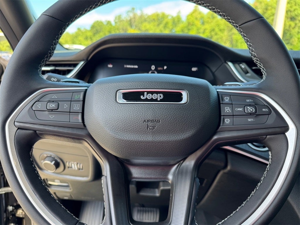 2025 Jeep Grand Cherokee GRAND CHEROKEE L LAREDO X 4X2