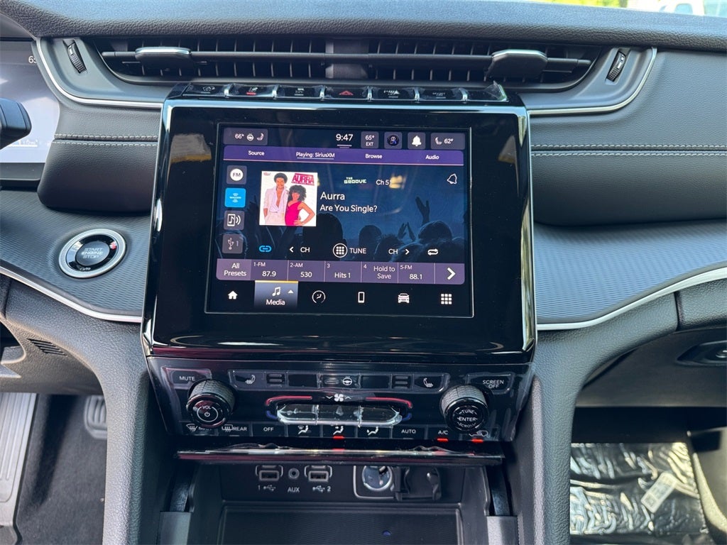 2025 Jeep Grand Cherokee GRAND CHEROKEE L LAREDO X 4X2