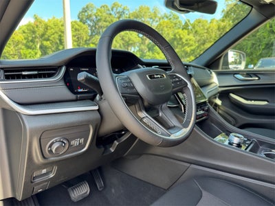 2025 Jeep Grand Cherokee GRAND CHEROKEE L LAREDO X 4X2