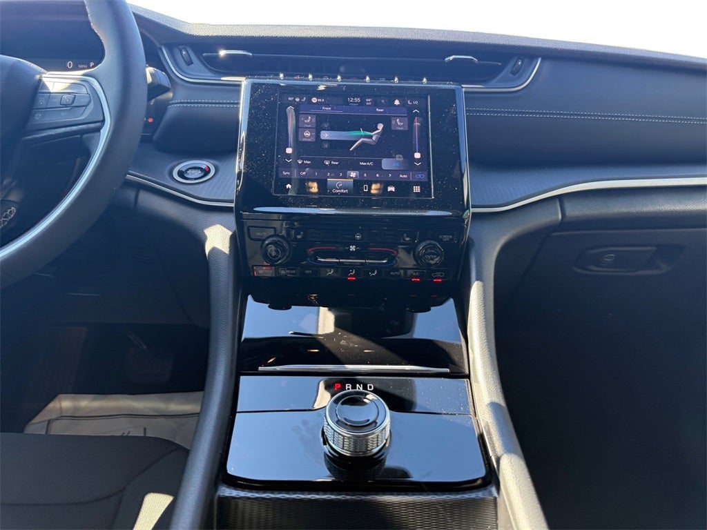 2025 Jeep Grand Cherokee GRAND CHEROKEE L LAREDO X 4X2