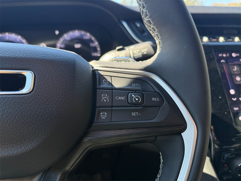 2025 Jeep Grand Cherokee GRAND CHEROKEE L LAREDO X 4X2