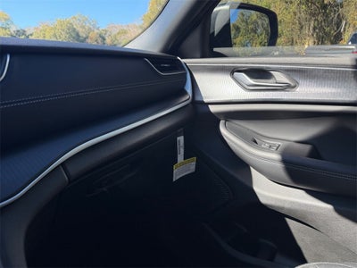 2025 Jeep Grand Cherokee GRAND CHEROKEE L LAREDO X 4X2