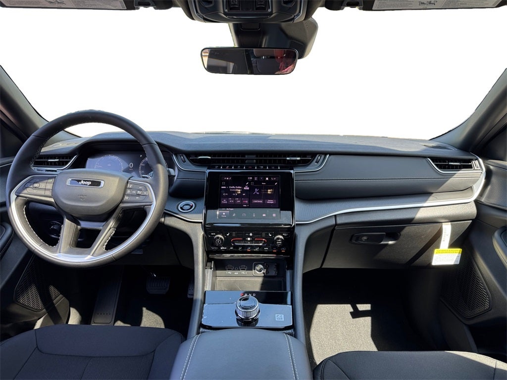 2025 Jeep Grand Cherokee GRAND CHEROKEE L LAREDO X 4X2